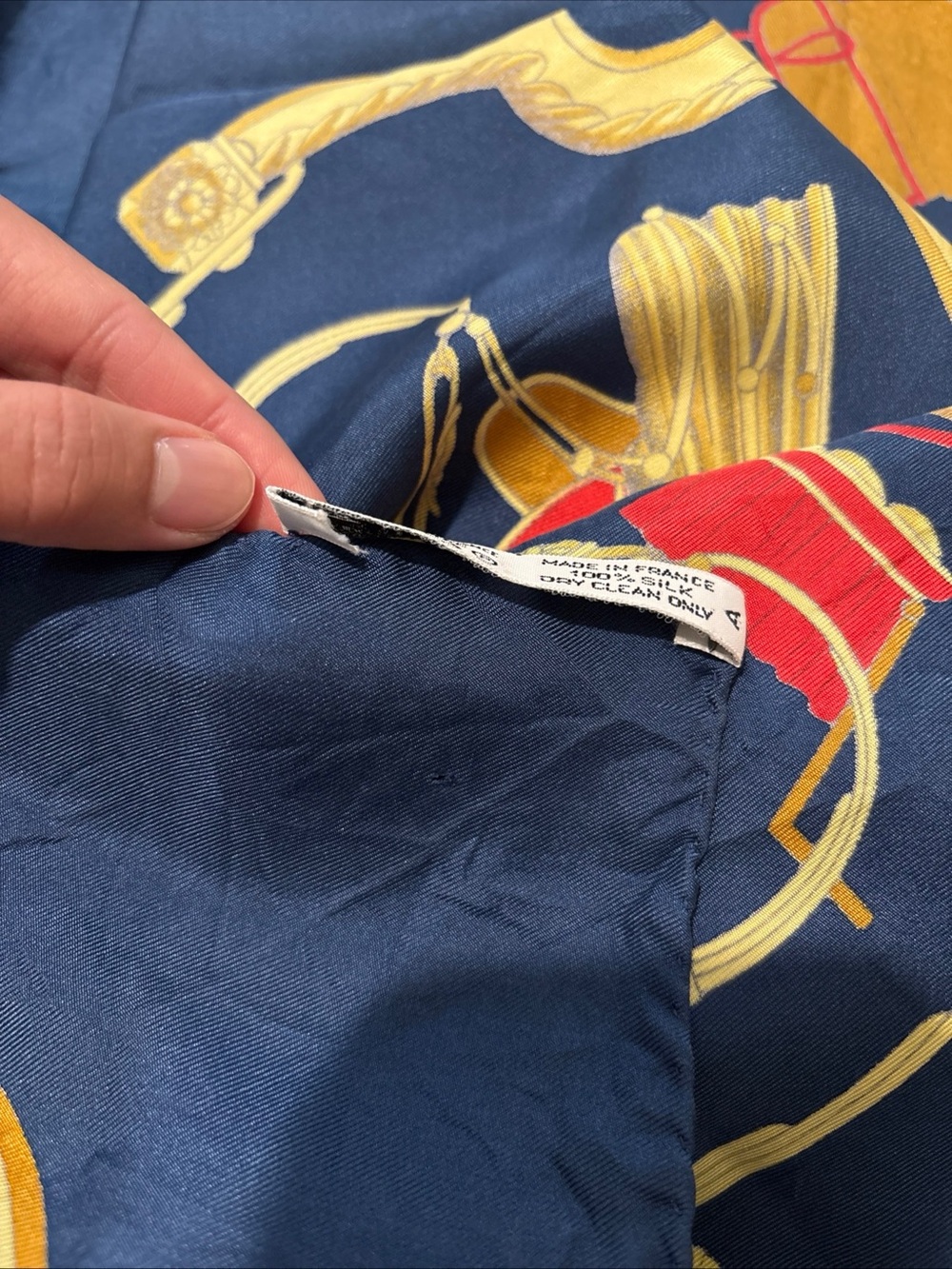 HERMÈS Women's 100% Silk Printed Scarf - Picture 9 of 11